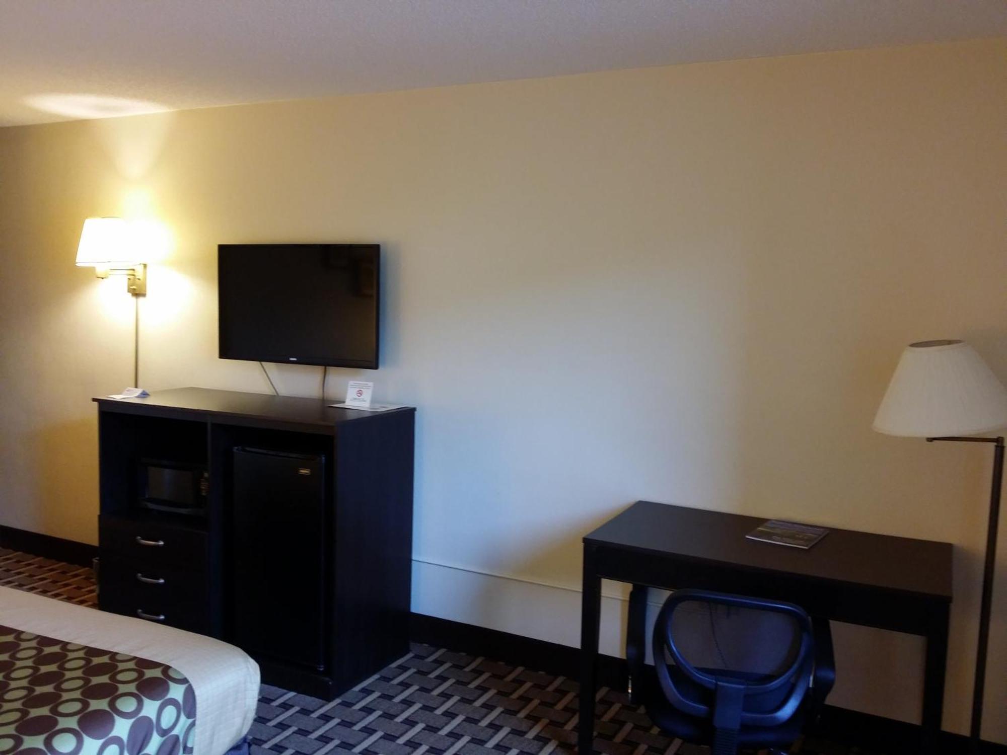 Ahoskie Inn Motel 2*