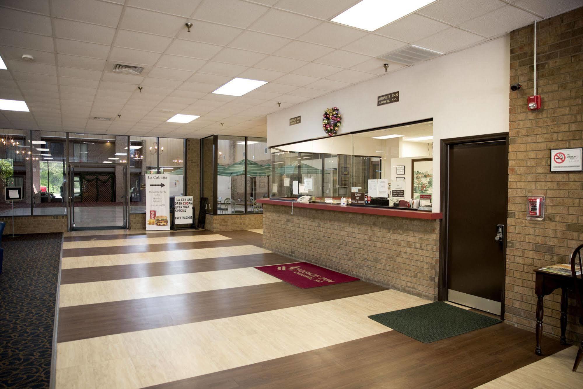 Ahoskie Inn Motel 2*